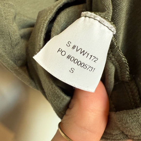 Vuori Halo Performance Crop 2.0 Tank Top in Dark Metal Heather - Picture 7 of 7